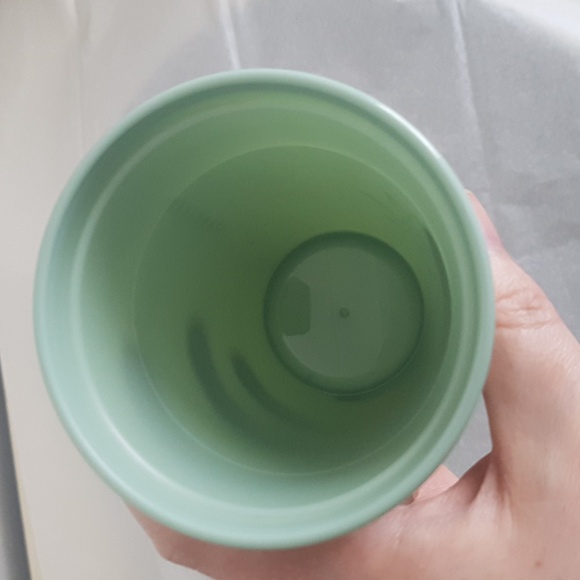 Starbucks 2021 Green Reusable Spring Earth Day Grande Cup 16 oz/473 ml - Picture 6 of 12